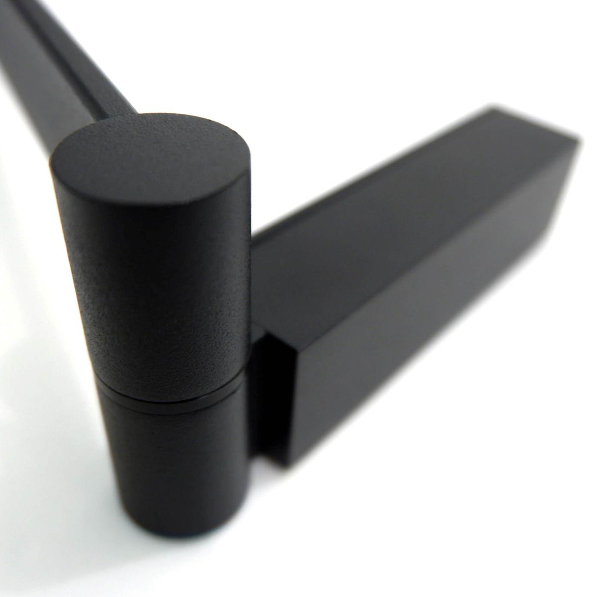 ZACK 40583 LINEA マットブラックのLEDメイクアップミラー:回転軸と折り畳みアームの接合部の拡大