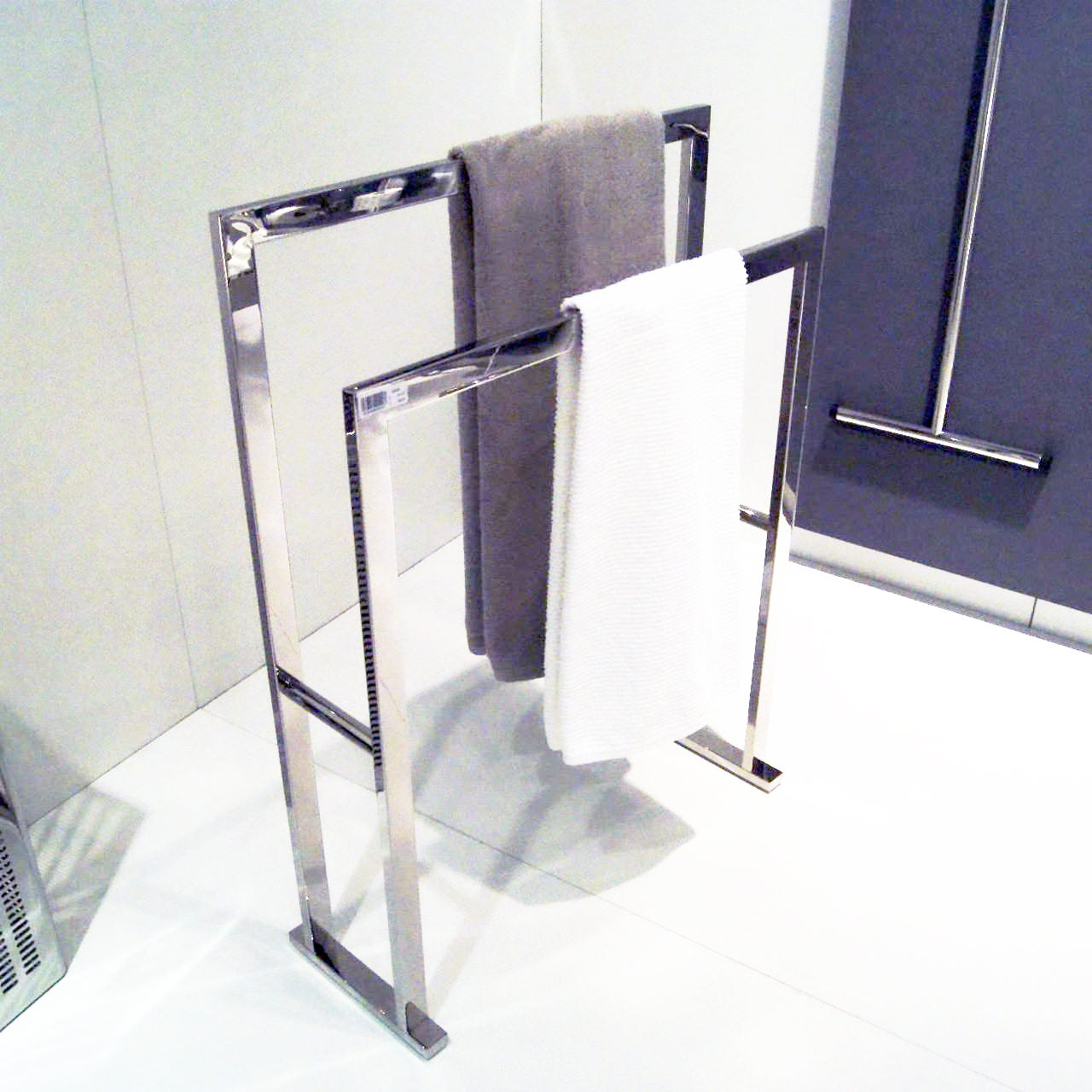 タオル掛け｜LINEA MP タオルラック ダブルタオルスタンド 高さ80(70)cm 幅60cm 奥行き22cm 18/10ステンレス製 ミラーポリッシュ仕上げ 40040