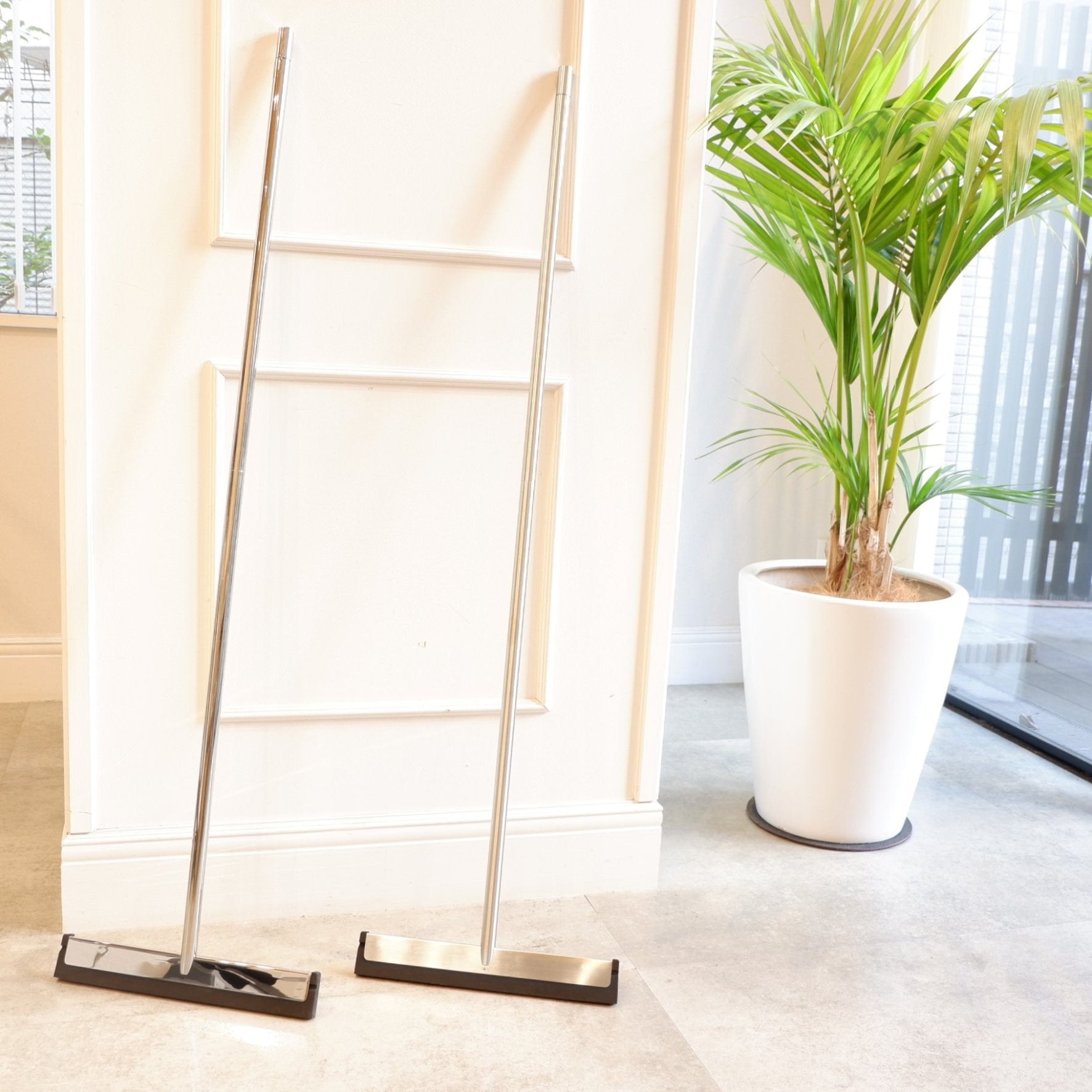 フロアスクイージー｜YEMO MP フロア用水取りワイパー 水切りワイパー 玄関用スクージー 長さ125cm 幅35cm 18/10ステンレス製 ミラーポリッシュ仕上げ 40151
