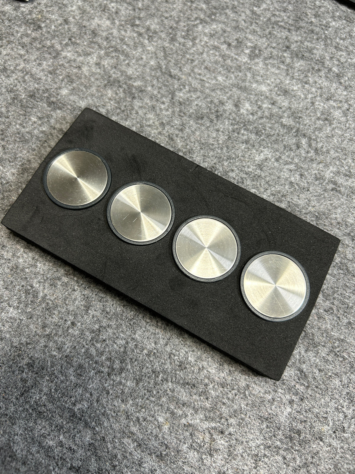 [SAMPLE] マグネットL 4個セット｜ZACK 30769 MONOR HL キッチンマグネット オフィス用マグネット 磁石 直径3cm 高さ1.1cm 18/10ステンレス製 ヘアライン仕上げ H2-3158 [在庫あり]