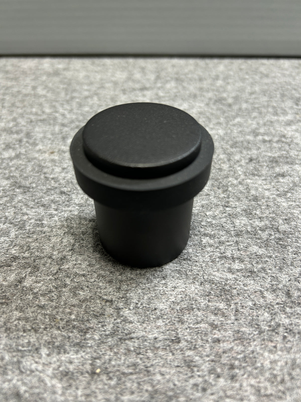 [SAMPLE] [廃番] ドアストッパー（戸当たり）｜ZACK 50633 ARGOS MB 玄関ストッパー 扉ストッパー 固定タイプ 戸当り 床付 直径5cm 高さ5cm 18/10ステンレス製 マットブラック