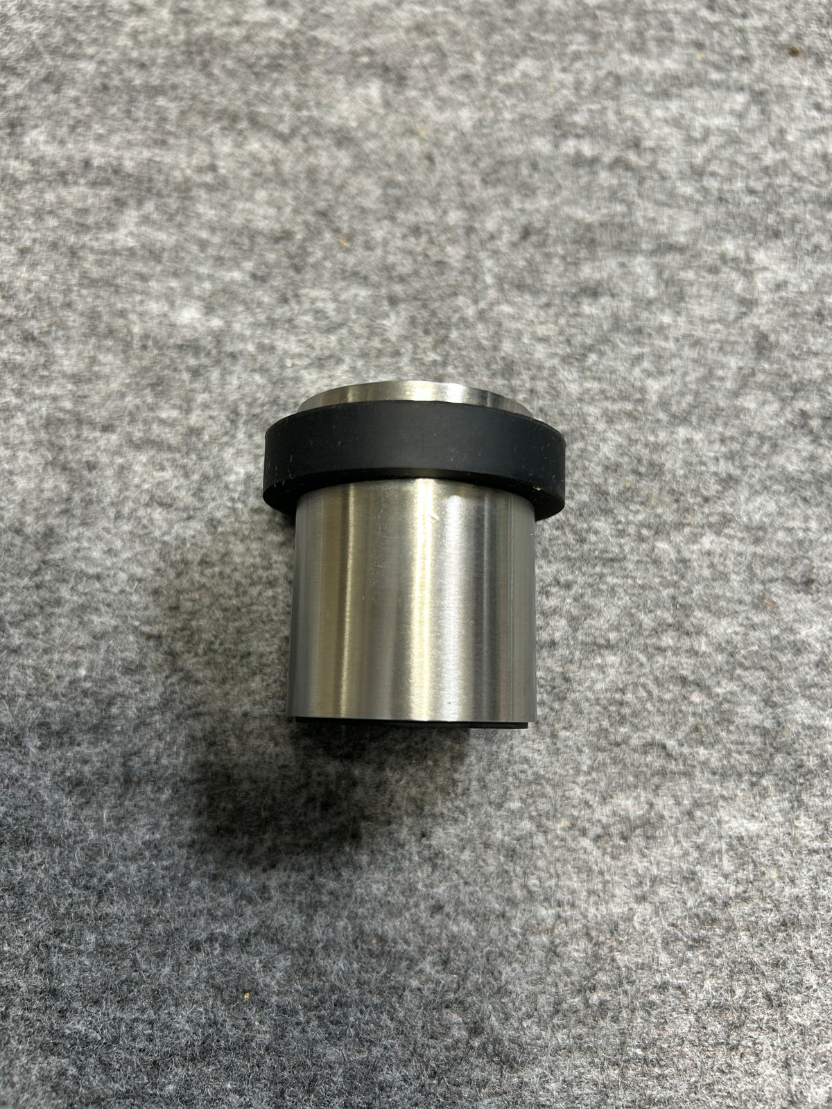 [SAMPLE] ドアストッパー｜ZACK 50617 ARGOS HL 玄関ストッパー 扉ストッパー 固定タイプ 戸当り 床付 直径5cm 高さ5cm 18/10ステンレス製 ヘアライン仕上げ