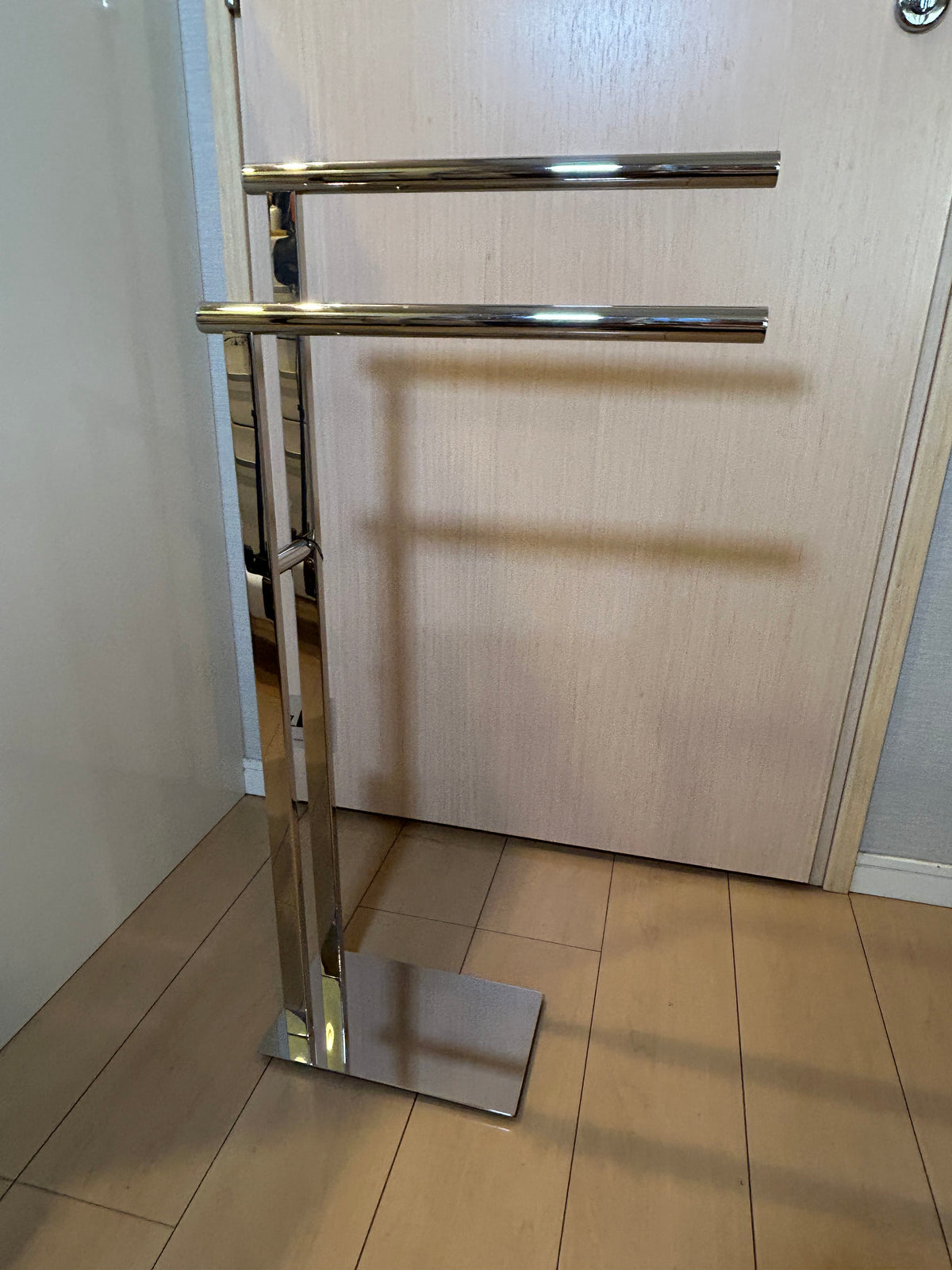 [SAMPLE] タオル掛け｜ZACK 40100 SCALA MP タオルスタンド タオルラック ダブルタオルスタンド 高さ79.7(69)cm バー長さ39cm 奥行き15cm 18/10ステンレス製 ミラーポリッシュ仕上げ