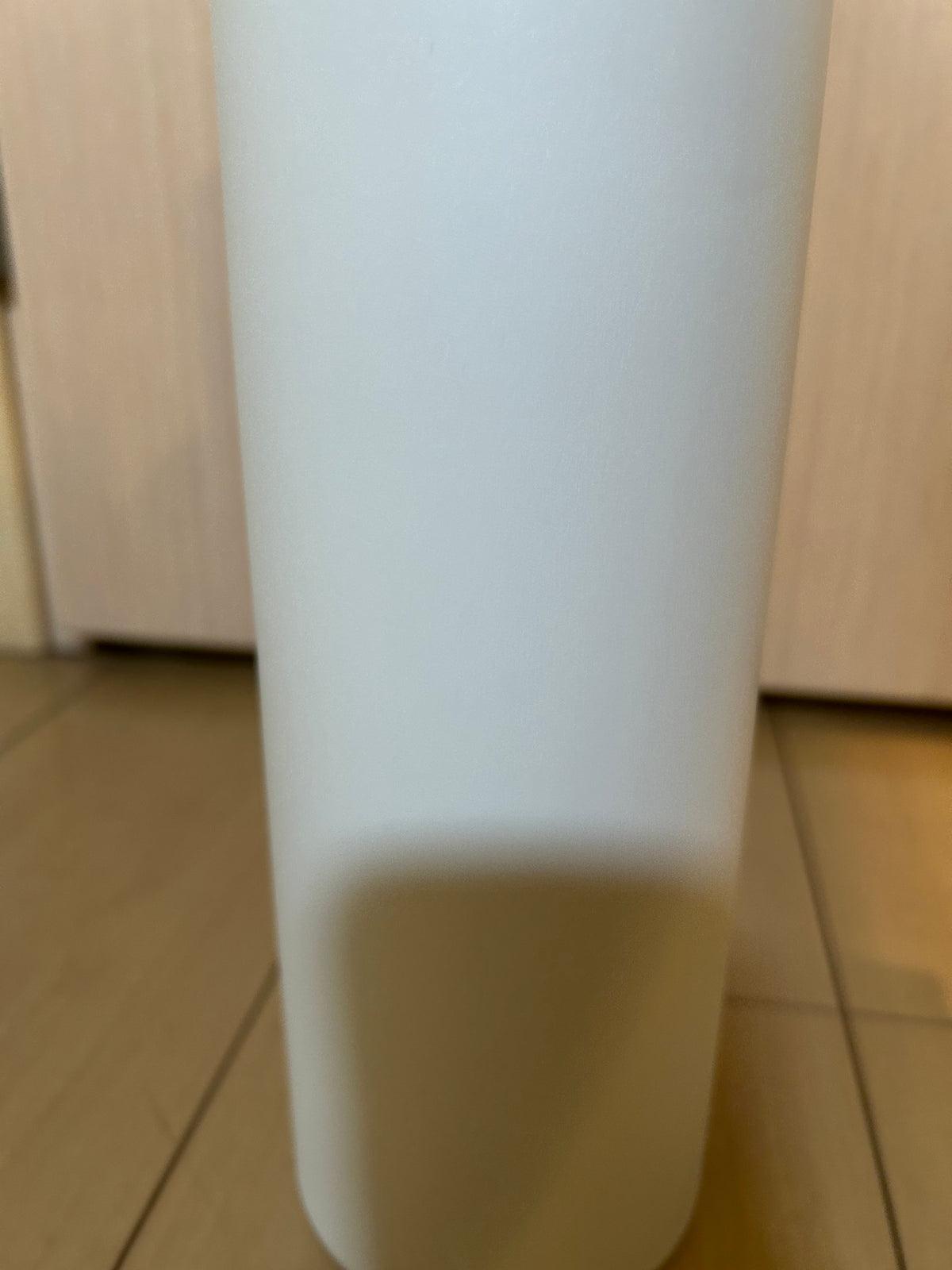 [SAMPLE] トイレブラシ｜ZACK 40117 TUBO MW 壁設置タイプ トイレ掃除 長さ40.4cm ケース直径9cm 18/10ステンレス製 マットホワイト H1 [在庫あり]