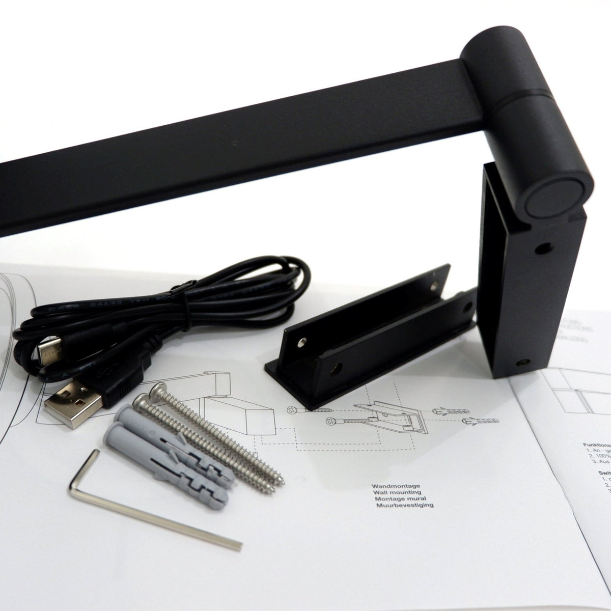 ZACK 40583 LINEA マットブラックのLEDメイクアップミラー：USBケーブル・ねじ・プラグ・六角レンチの付属品